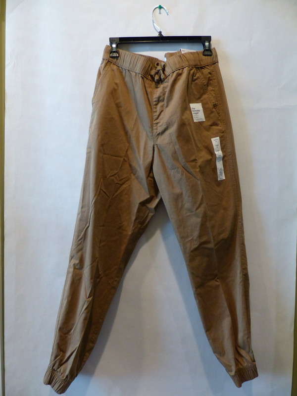 KOHLS THE EVERYDAY JOGGER SIZE MEDIUM IN WOOD GRAIN