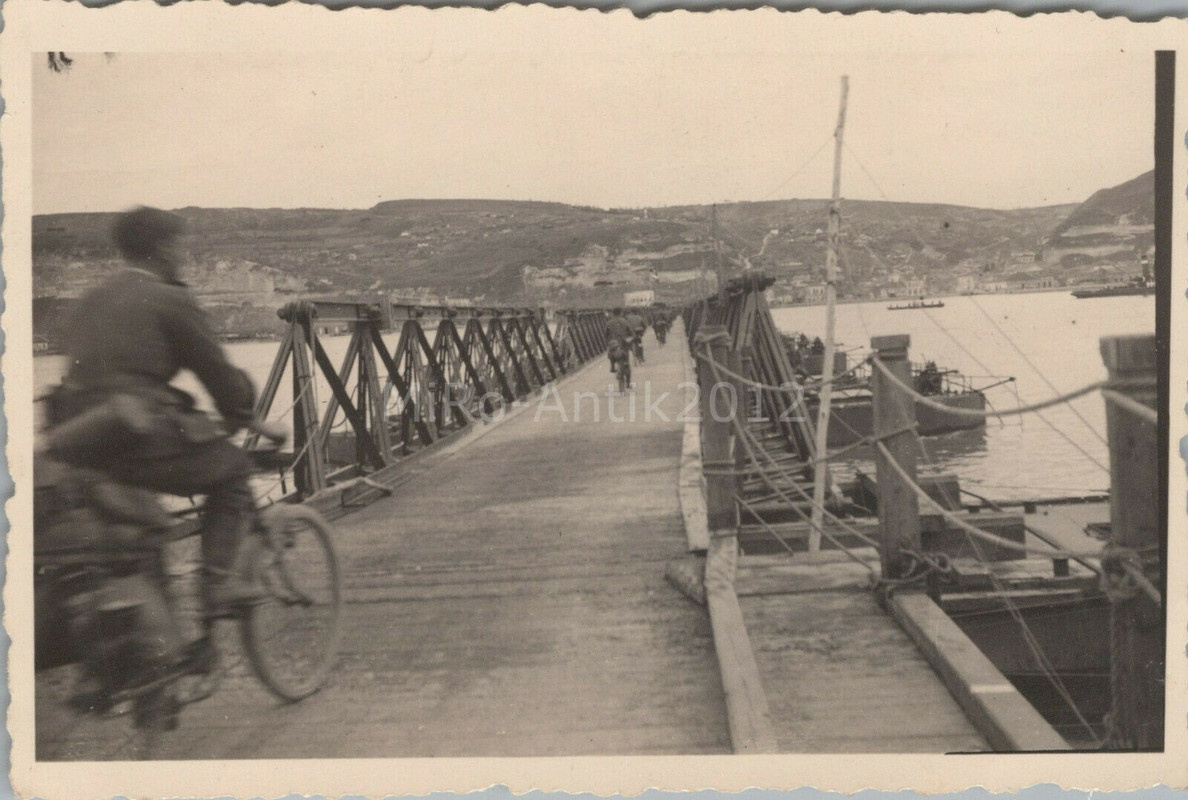 4 x Foto, 1. San Komp. 235, Marsch durch Rumänien und Bulgarien 1940a