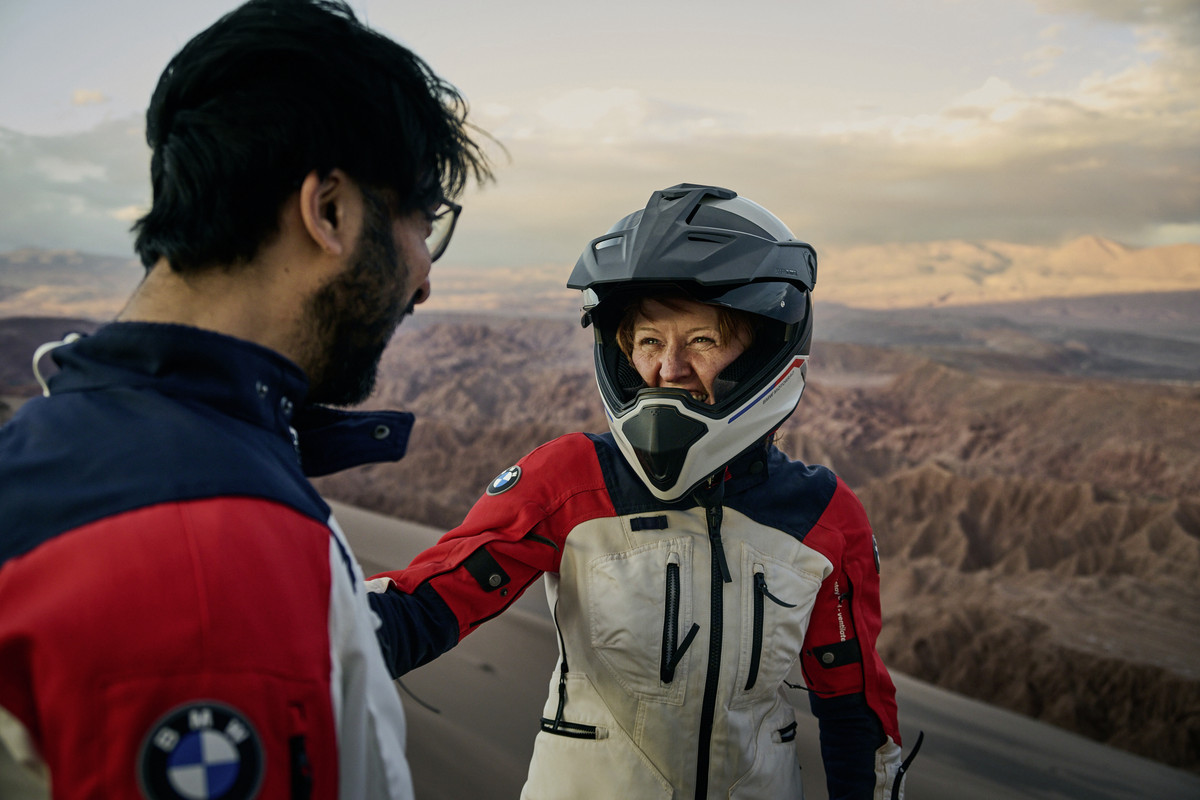 P90533832_highRes_bmw-motorrad-clothin