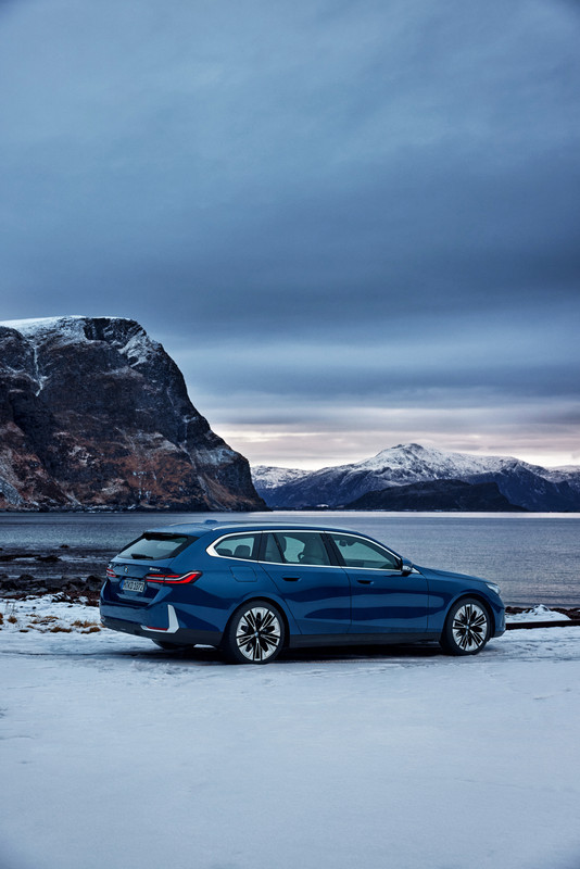 P90537381_highRes_the-new-bmw-520d-xdr