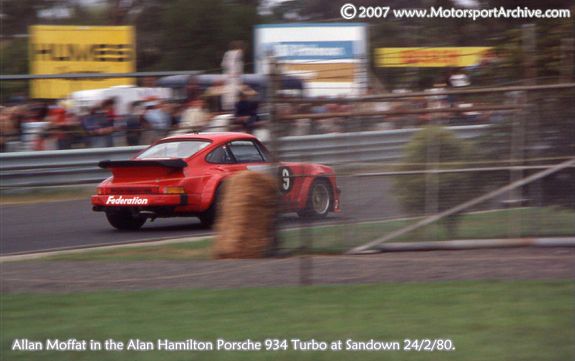Allan-Moffat-Porsche-934-Turbo-ASCC-Sand