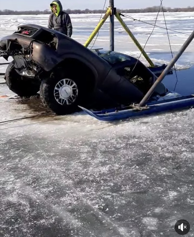 F0C6FEC3-2D2C-4587-A7A3-DDFE7AF2EF8A