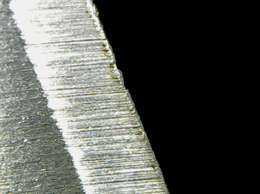 Edge - Spyderco Military S90V - 12