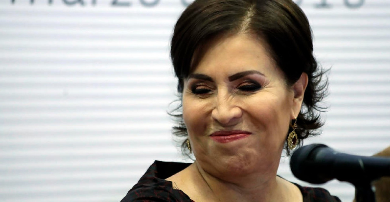 Rosario Robles entrega su pasaporte a la FGR y afirma ser “inocente”