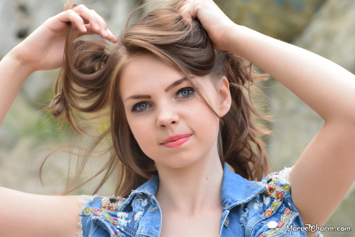 MarvelCharm_Rebecca-Denim-Vest_00104