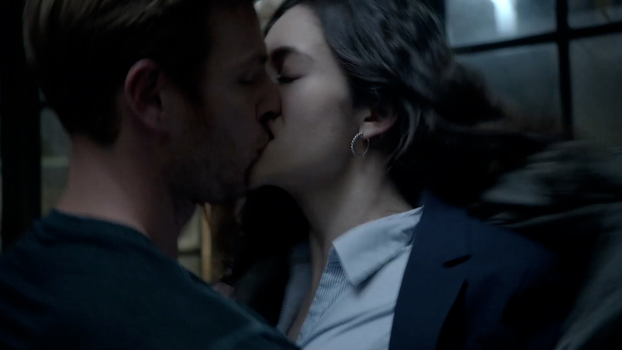 Emmy.Rossum_Shameless S04 compilation.00_03_29_23.Still023