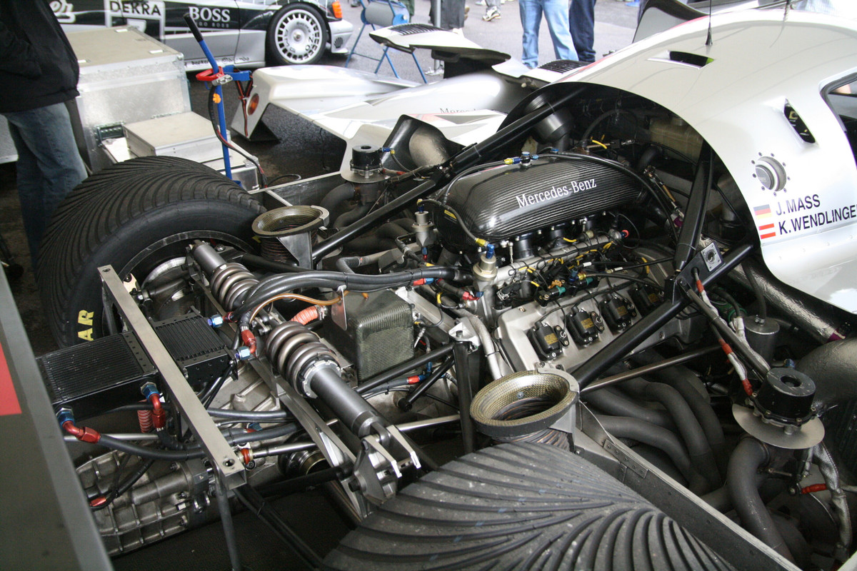 Mercedes-Benz-M119-engine.jpg