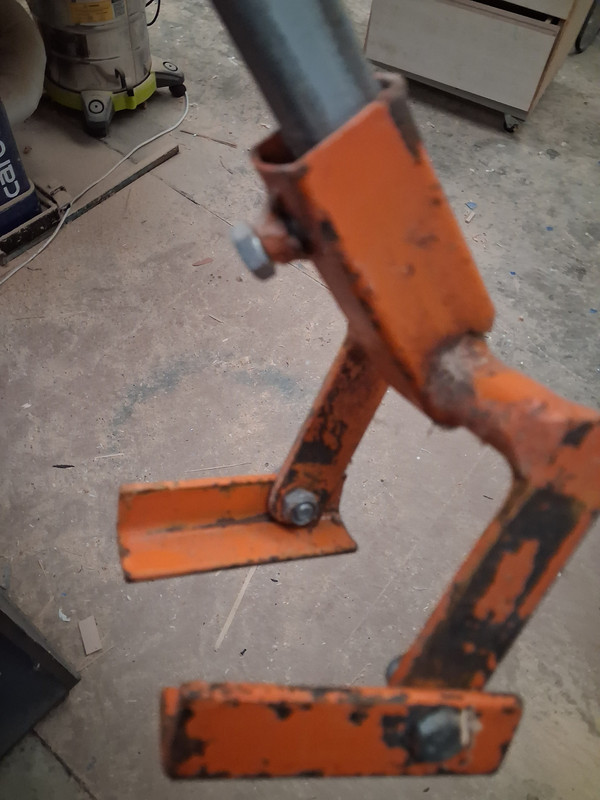 pallet breaker