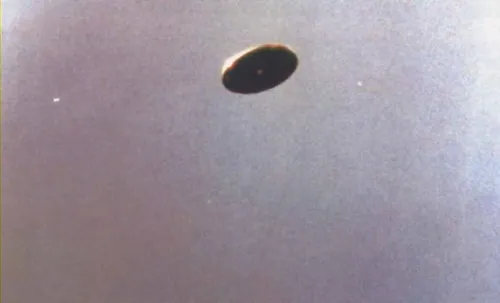 НЛО в форме летающей тарелки в Висконсине