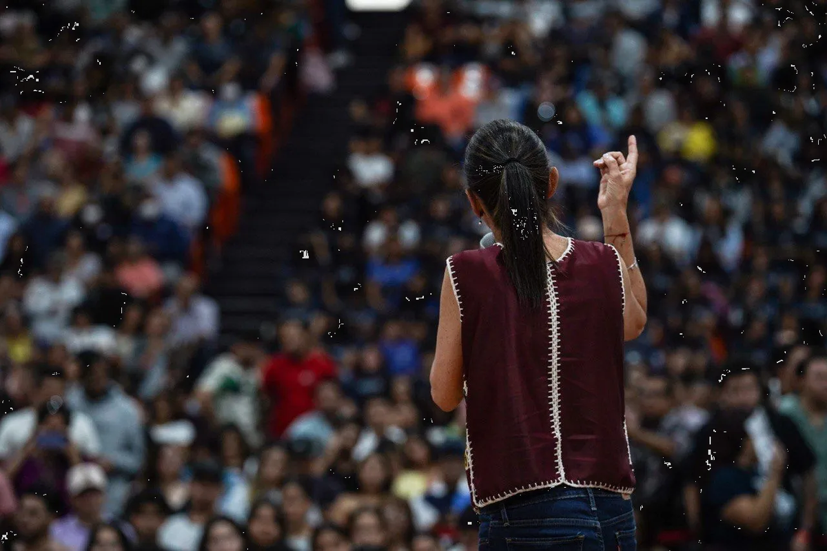 'Sean una juventud que transforma nuestra patria': Claudia Sheinbaum