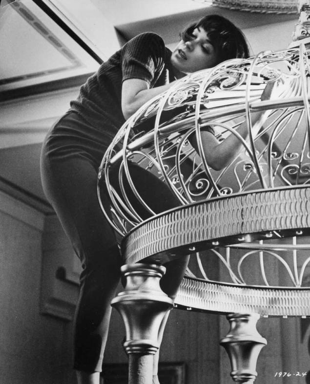 Shirley_MacLaine_b70