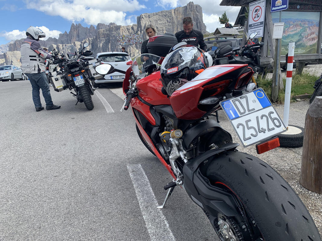 1813534B-7764-4DC1-AB52-C3F0B45100D0