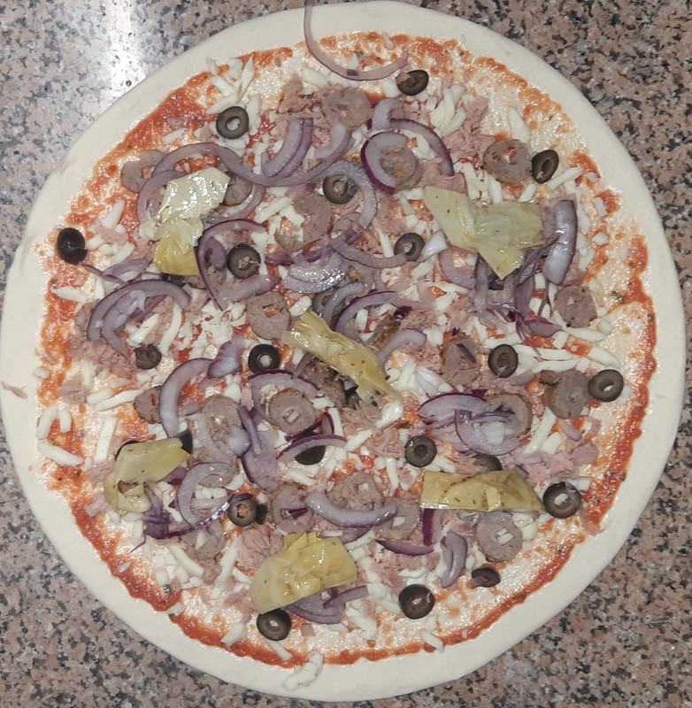 Menù pizza tonno, cipolla e olive