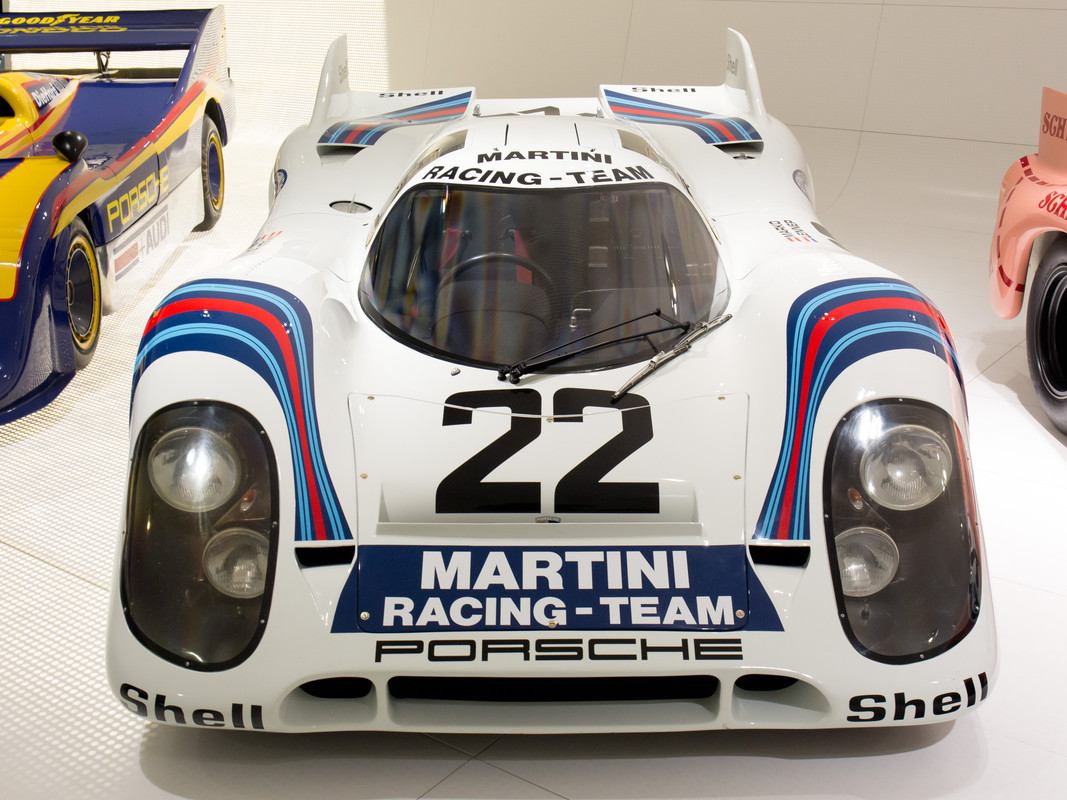 Porsche_917K_(Martini)_front_Porsche_Museum