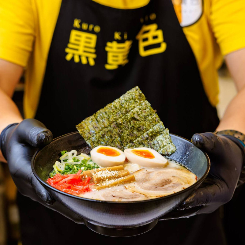 4] ราเมนสูตรเด็ด ร้าน Kuro Kiiro