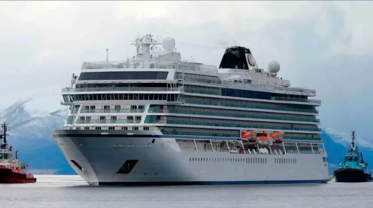 ¡Terror en alta mar! Crucero noruego abandona a 8 pasajeros en isla africana
