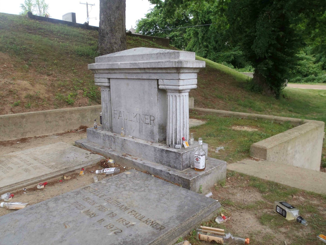 22-William-Faulkner-gravesite-Mississippi-Blues-Travellers-P5091471-1662x1247
