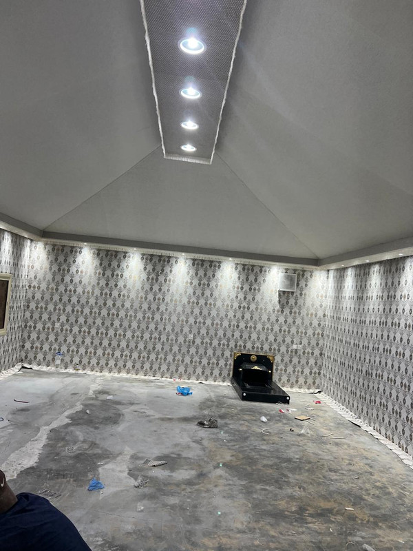 بيت شعر مع تكييف مركزي