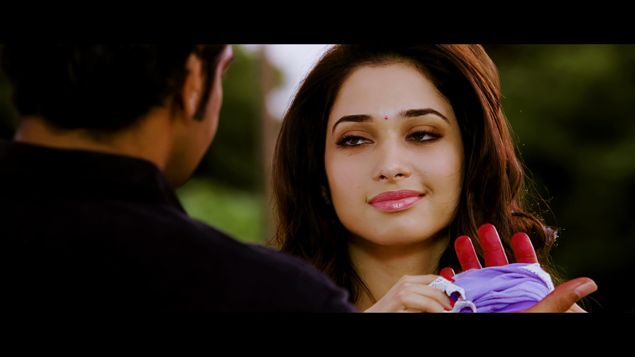Tamanna Hot Song From Himmatwala Naino Main Sapna 4K (Best Quality).mp4_snapshot_00.04_[2021.04.05_1
