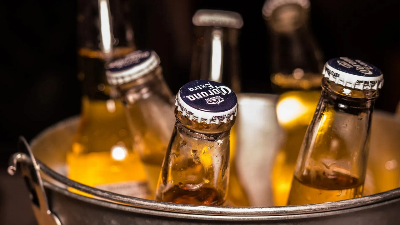 ¿Cómo enfriar una bebida sin hielo?