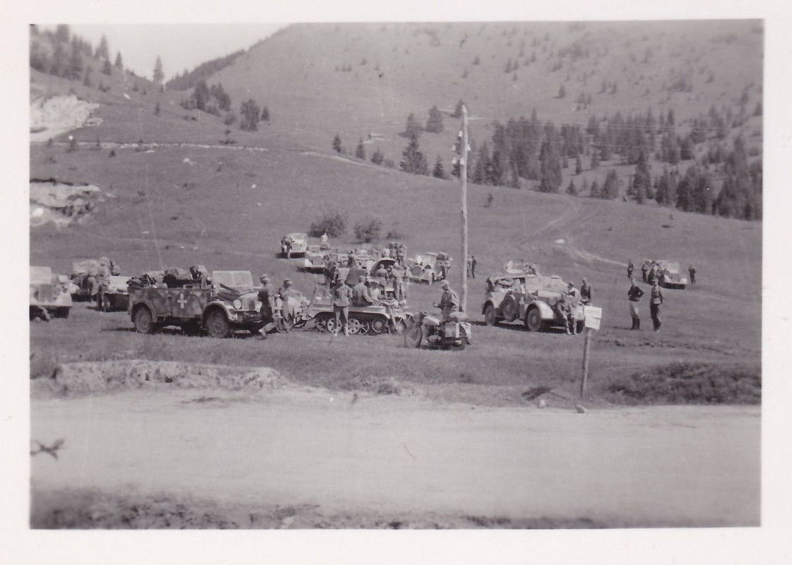 Horch Kübelwagen und Kettenkrad in Husi-Rumänien