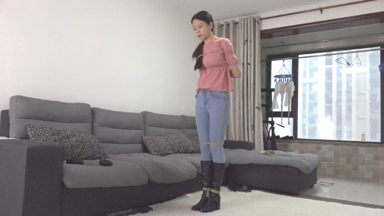 灰鸟原创 定拍新模夏天初次捆绑实录.mp4_20210611_090043.093