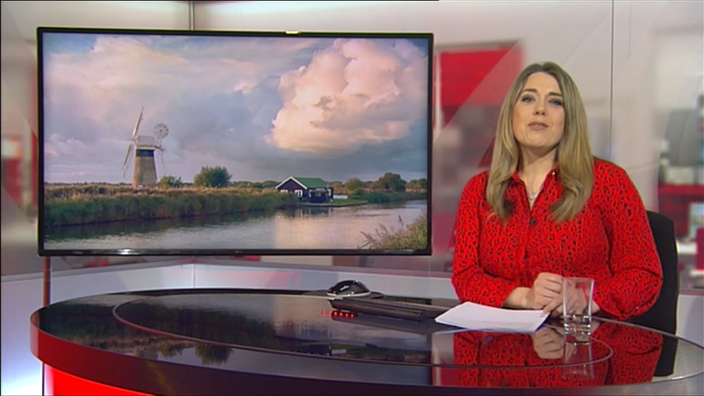 01.12 - 18.30.00 - This Is BBC One HD. Please switch over to BBC One.ts_snapshot_22.00.279