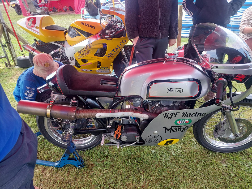 A few pics from the 2024 Pre-TT Classic races this avvie