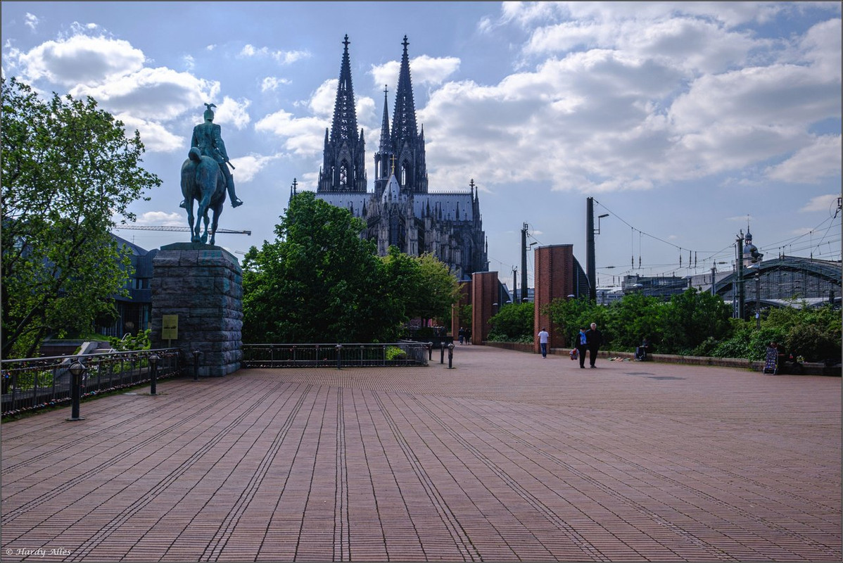 XT4G8443 2023 Köln LR ERWZ FB