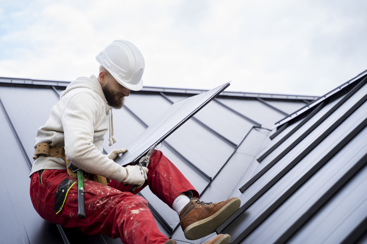 roofer full shot