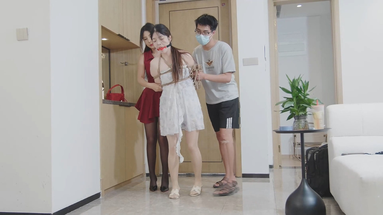 红鲤鱼 绑架白衣肉丝少女_edit.mp4_20250815_185133.185