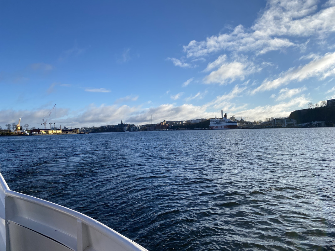 10B9C9D6-BADA-405C-921A-CD8A4BCDDB54