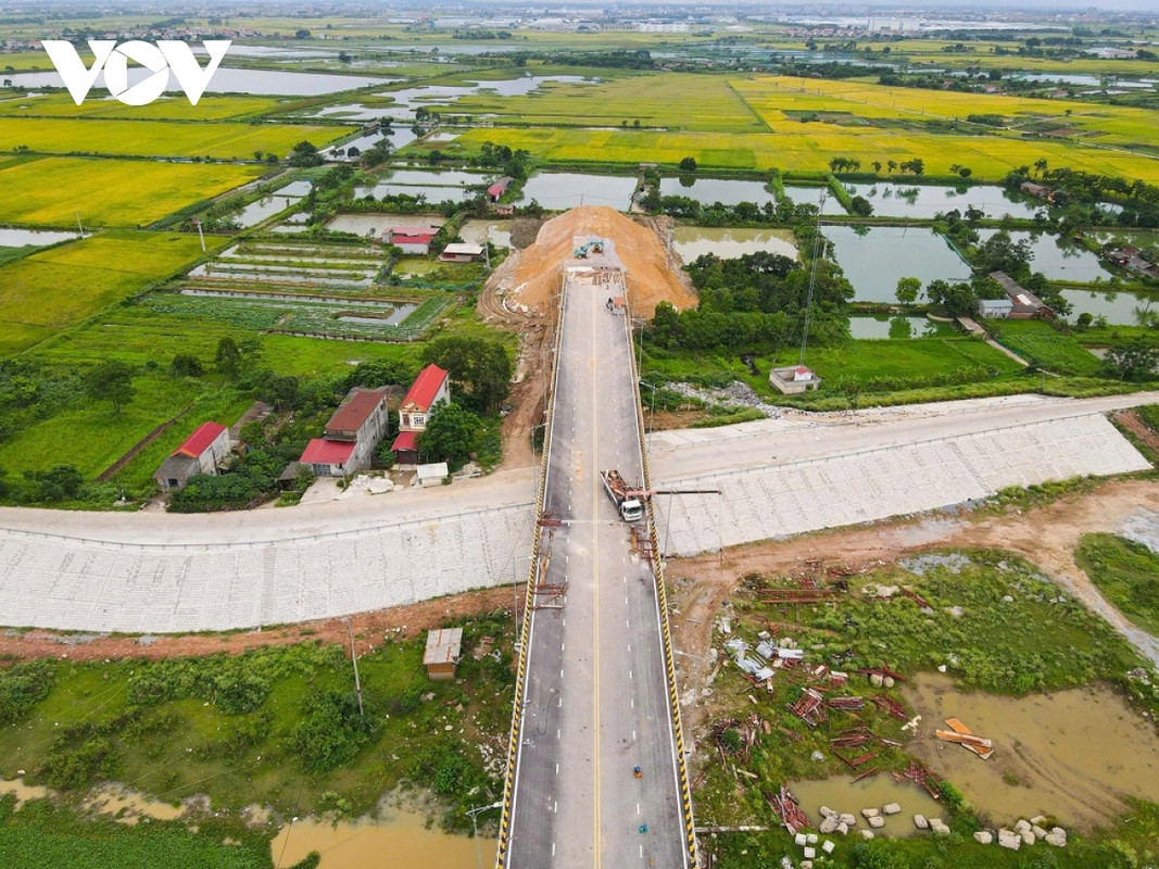 z6549367657622 0ce3ab6a0cac62aa50317b13df643b6f Thông xe kỹ thuật cầu Hà Bắc 2 nối đôi bờ sông Cầu sau thời gian dài đắp chiếu