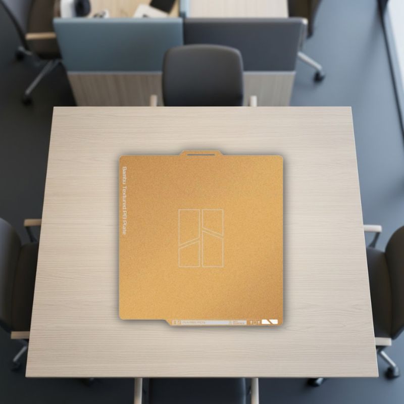 Peça 3D sendo removida facilmente da Placa PEI Texturizada