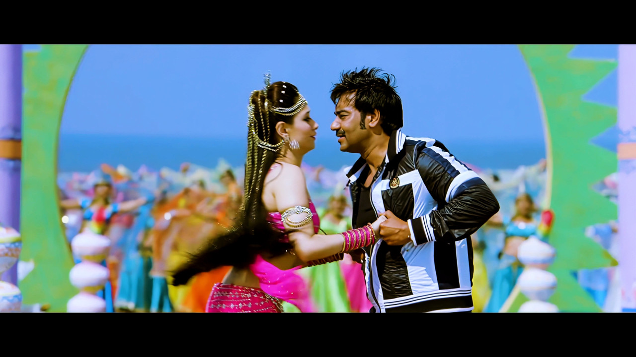 Tamanna Hot Song From Himmatwala Naino Main Sapna 4K (Best Quality).mp4_snapshot_01.09_[2021.04.05_1
