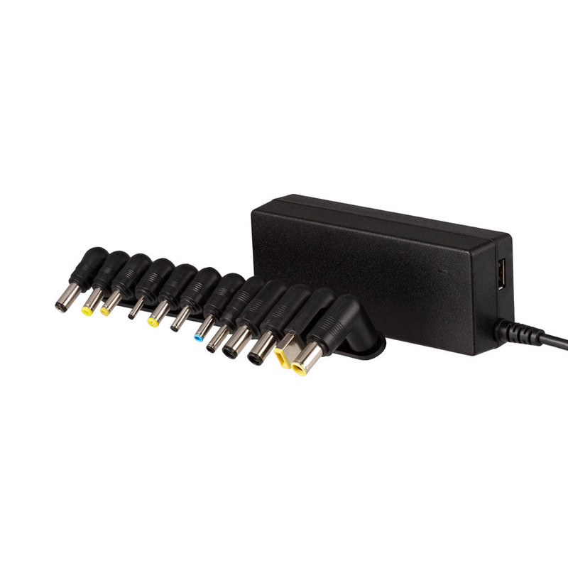 Cargador universal compacto de Argom con su juego de 8 puntas intercambiables.