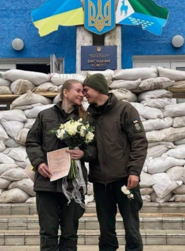 Niña ucraniana conmueve al celebrar su cumpleaños en un campo de refugiados