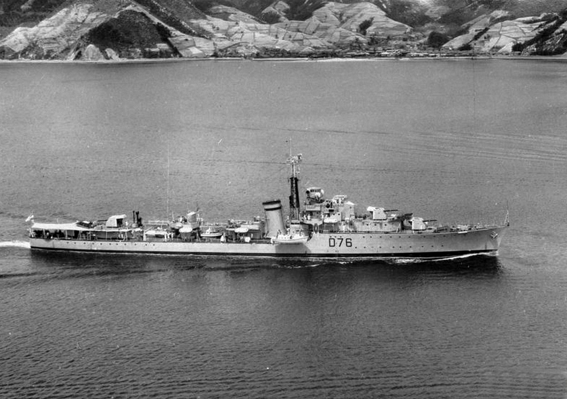 https://i.postimg.cc/52WBTLR6/HMS-Consort-D-76.jpg