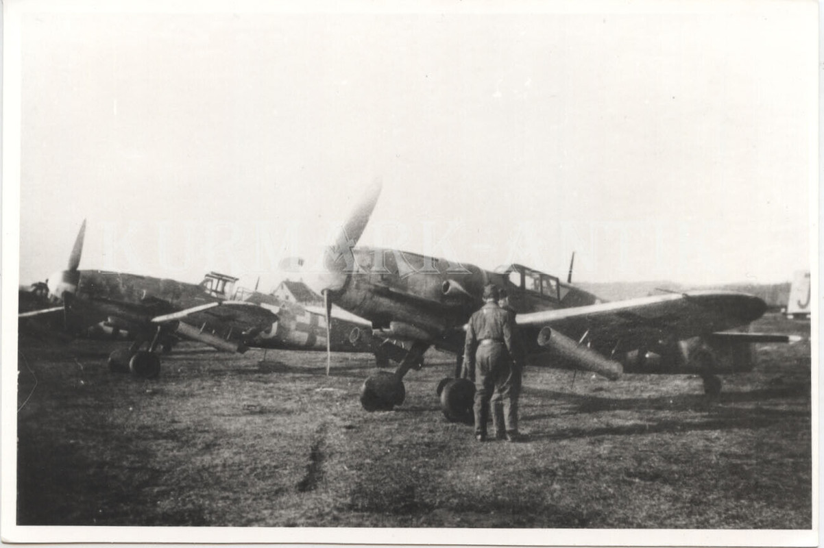 S874 Foto Wehrmacht Archiv Repro Luftwaffe Flugzeug Me109 Raketen Mörser 1945 !