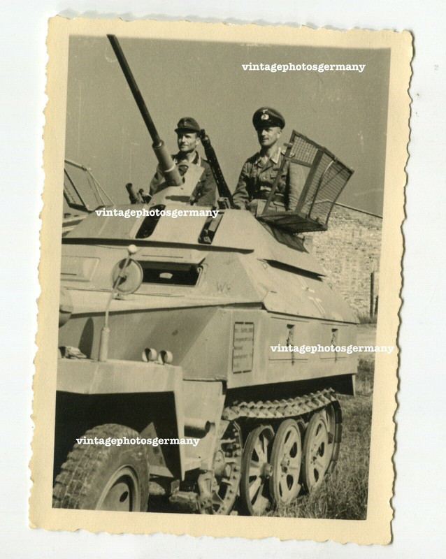 Foto deutsche Halbkette SdKfz Turm 2cm Geschütz