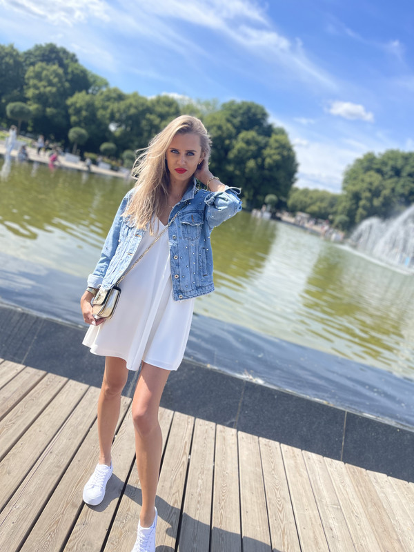 50B65CA5-1B0F-430E-BCC3-FFEF727ABE27