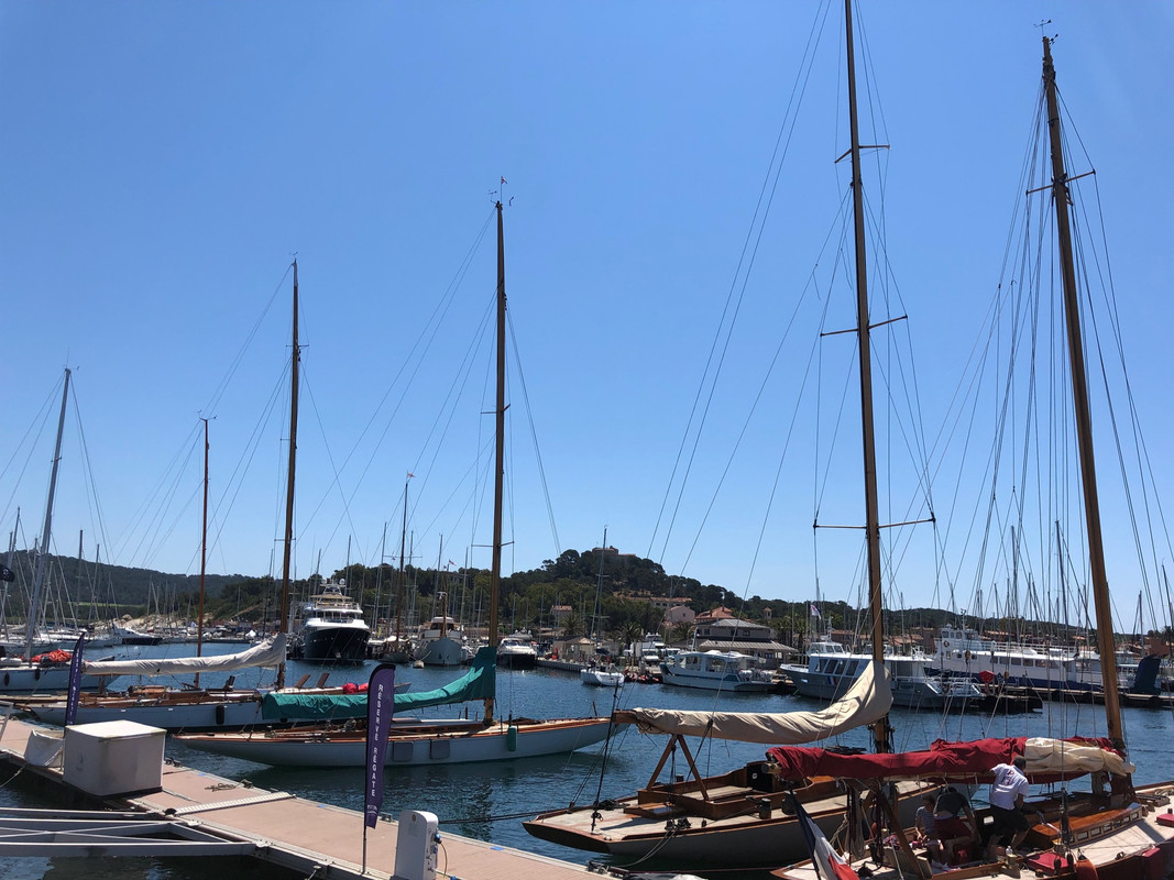 BA6D283A-FD1D-49A7-AE84-4A83D69269D5