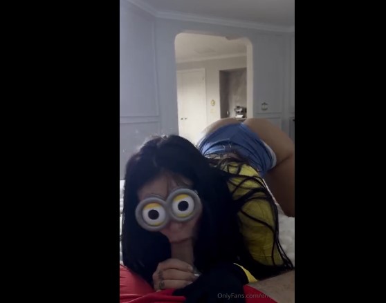 OnlyFans Emily Rinaudo – Minion BG Sextape