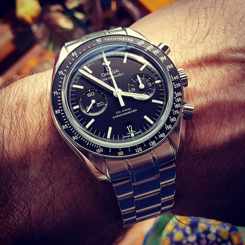 Omega Speedmaster Moonwatch Co-Axial Chronograph 44.25 mm Cal. 9300 (2)