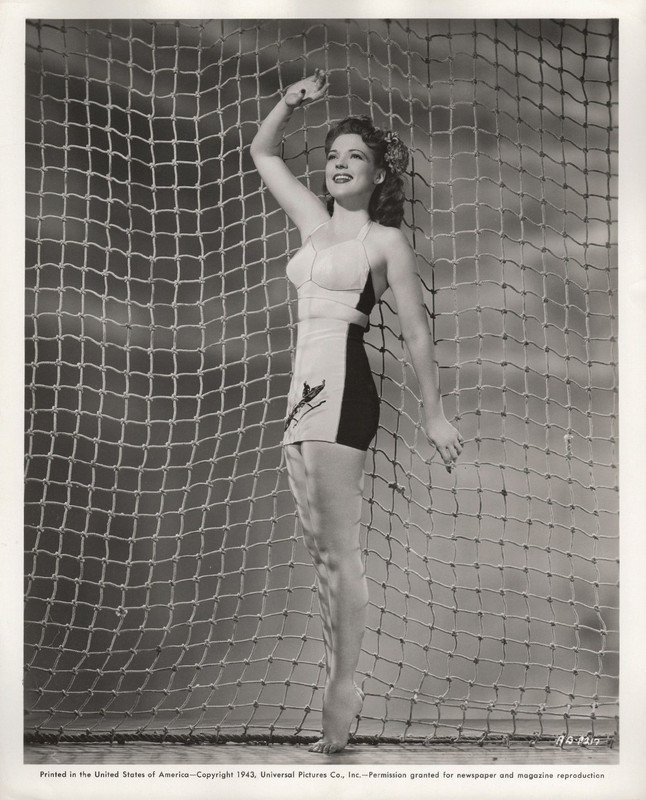 anne gwynne 43 suit'd1
