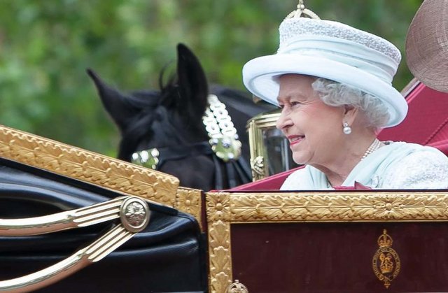 Reina Isabel II Reina Isabel II