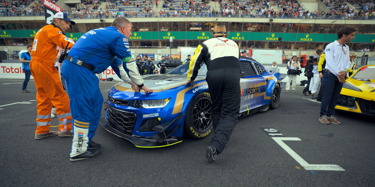 American Thunder- NASCAR to Le Mans (2025) (1080p AMZN WEB-DL x265 SAMPA).mkv_snapshot_00.59.42.412