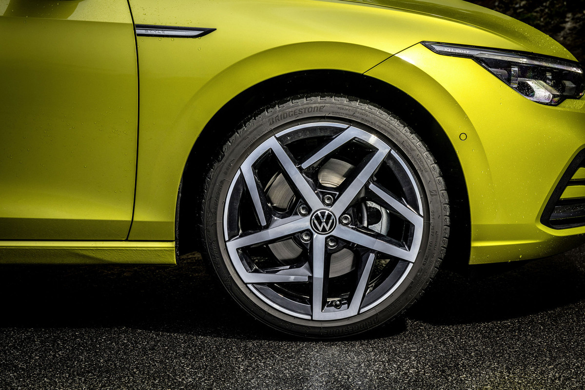 DB2019AU02101_overfull