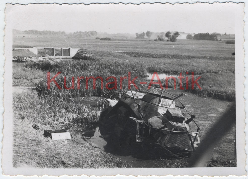 Foto Wehrmacht Panzer Spähwagen 261 222 Front combat Motiv 223 F
