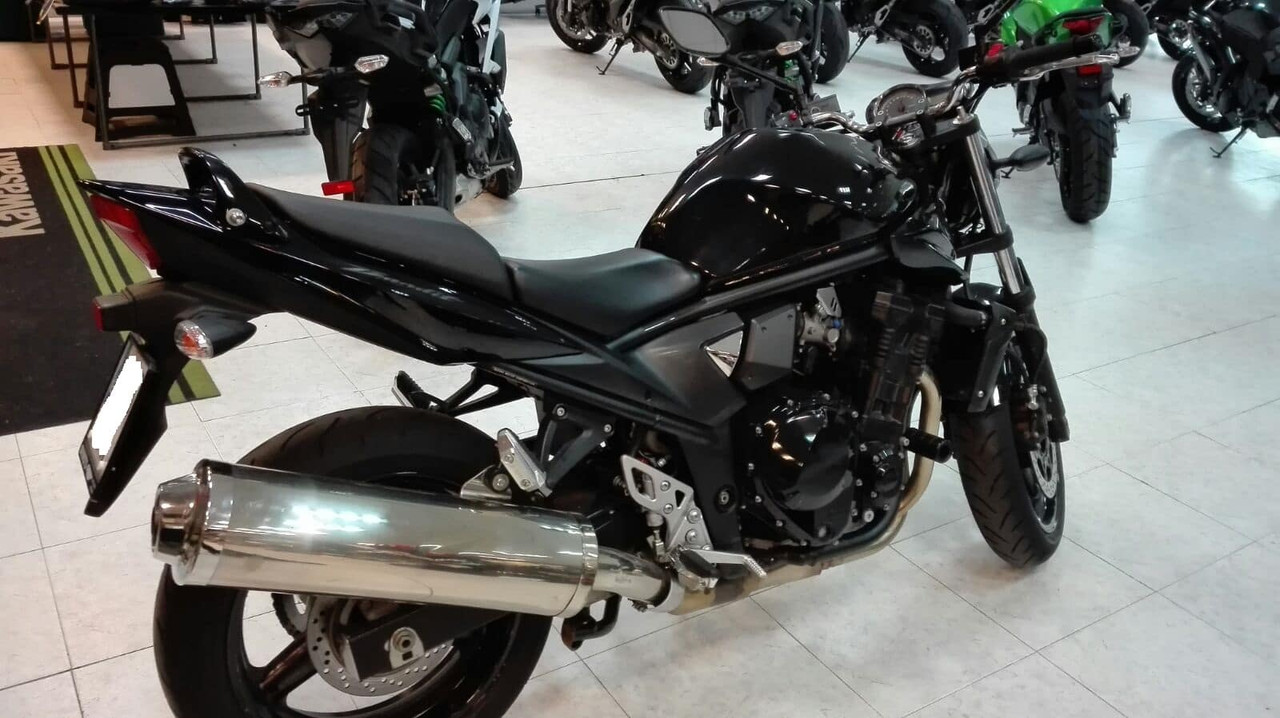 Cy8s5H8W8AE7Wn8 - copia